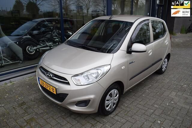 Beige Gebruikt 2013 Hyundai i10 Hatchback | € 4.250 (Eerlijke prijs) - Afbeelding 1/4