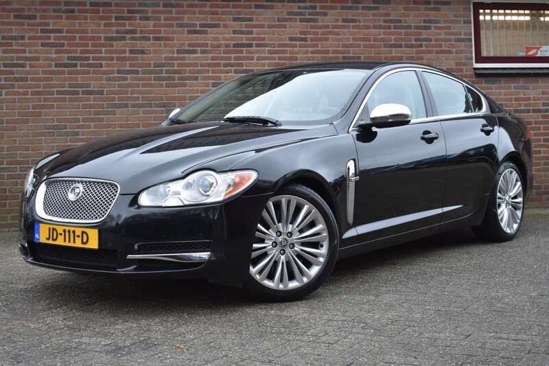Zwart Gebruikt 2011 Jaguar XF Premium Luxury Sedan | € 6.949 (Eerlijke prijs) - Afbeelding 1/4