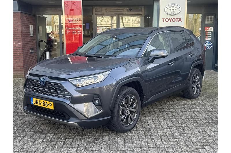 Grijs Occasion 2025 Toyota RAV4 Hybrid Style SUV | € 43.489 (Super prijs) - Afbeelding 1/1