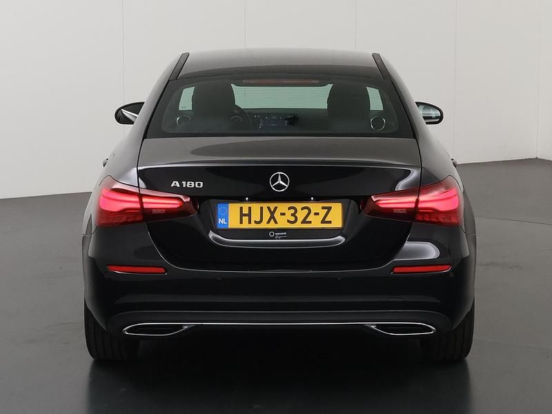 Occasion Mercedes A180 Business 136 PK (100 kW) 2025 Zwart Sedan