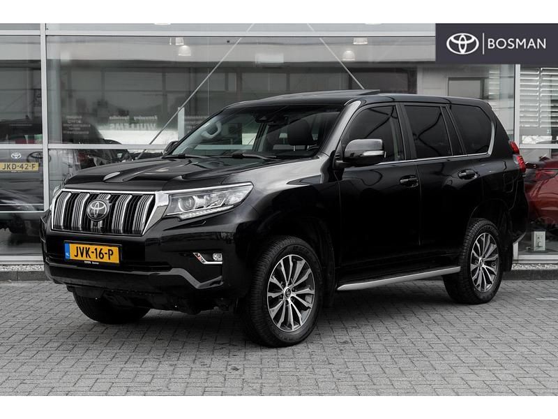 Zwart Occasion 2018 Toyota Land Cruiser Executive SUV | € 69.950 - Afbeelding 1/4