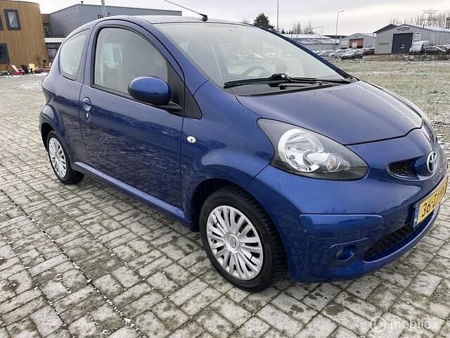 Blauw Occasion 2008 Toyota Aygo Sport Hatchback | € 2.450 (Eerlijke prijs) - Afbeelding 1/4