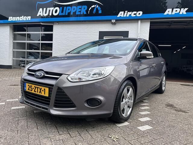 Bruin Gebruikt 2013 Ford Focus Trend Hatchback | € 4.950 (Eerlijke prijs) - Afbeelding 1/4