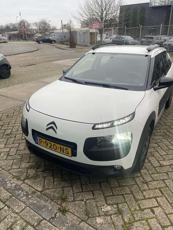 Wit Occasion 2015 Citroën C4 Cactus Feel Hatchback | € 6.900 (Eerlijke prijs) - Afbeelding 1/4