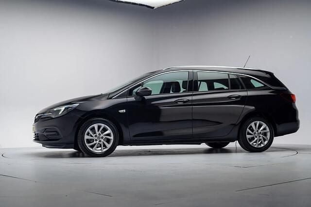 Zwart Gebruikt 2021 Opel Astra Business Elegance Stationwagen | € 10.745 (Goede deal) - Afbeelding 1/3
