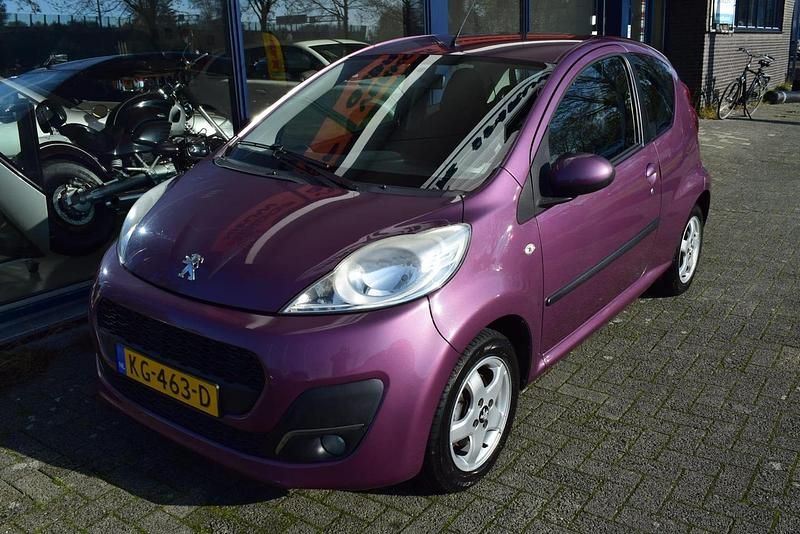 Paars Gebruikt 2012 Peugeot 107 Active Hatchback | € 3.250 (Goede deal) - Afbeelding 1/4