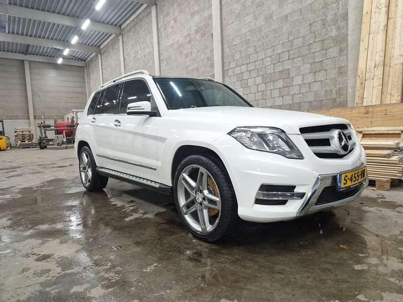 Beige Occasion 2014 Mercedes GLK350 Prestige SUV | € 17.999 - Afbeelding 1/4