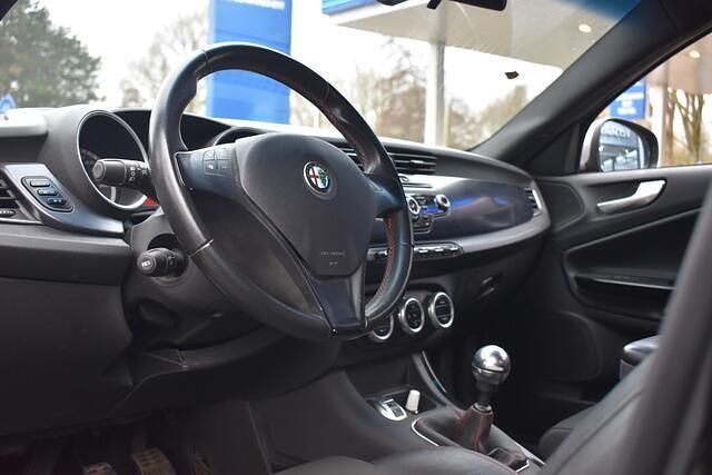 Occasion Alfa Romeo Giulietta Distinctive 170 PK (125 kW) 2012 Zwart Hatchback