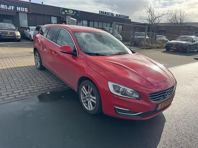 Occasion Volvo V60 Summum 215 PK (158 kW) 2015 Rood Stationwagen