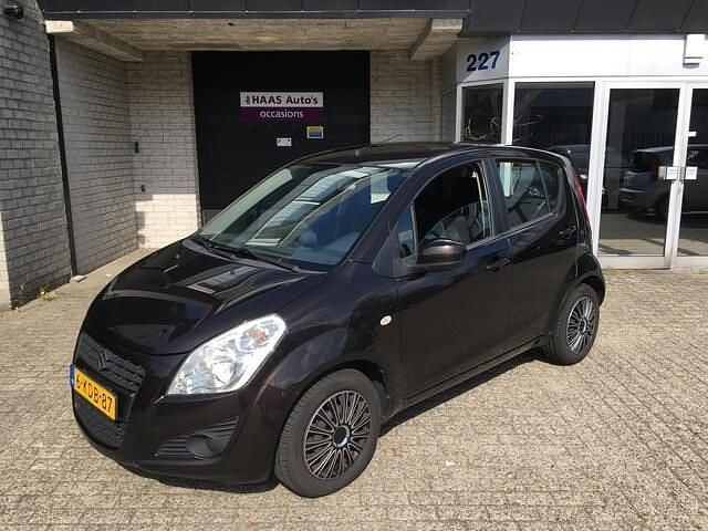 Bruin, metallic lak Gebruikt 2013 Suzuki Splash Comfort Hatchback | € 2.499 (Eerlijke prijs) - Afbeelding 1/4