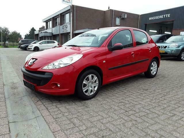 Rood Gebruikt 2012 Peugeot 206 Urban Move Hatchback | € 5.150 (Iets duurder) - Afbeelding 1/4