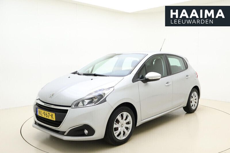 Rood Gebruikt 2017 Peugeot 208 Hatchback | € 8.950 (Eerlijke prijs) - Afbeelding 1/4