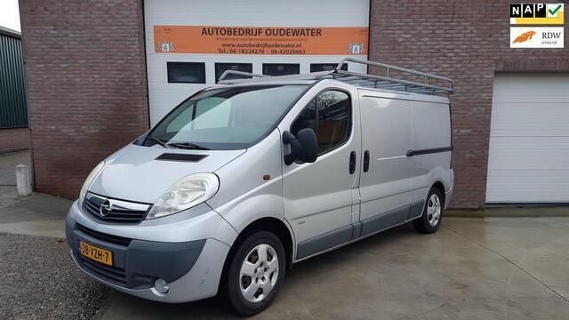 Zilver Gebruikt 2009 Opel Vivaro MPV | € 5.799 (Iets duurder) - Afbeelding 1/4