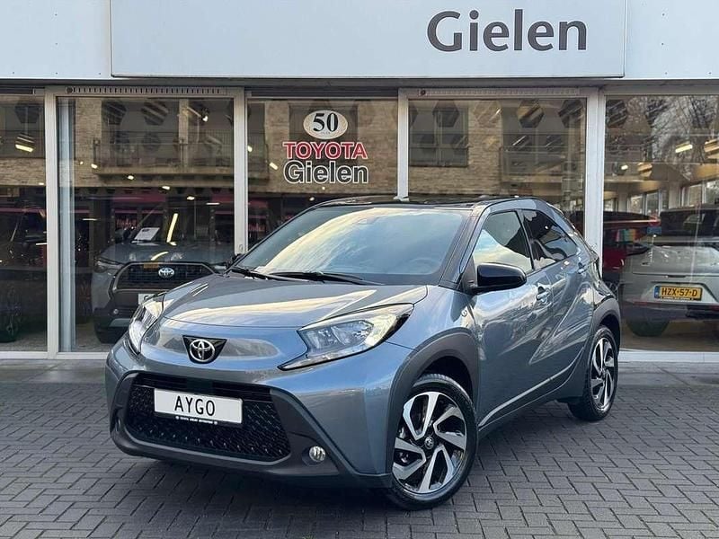 Grijs (metallic) Occasion 2025 Toyota Aygo X Pulse SUV | € 19.400 (Eerlijke prijs) - Afbeelding 1/3
