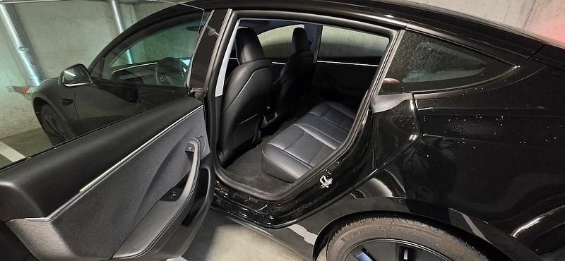 Occasion Tesla Model 3 RWD 208 kW (283 PK) 2024 Zwart Sedan