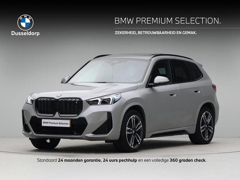 Grijs Occasion 2024 BMW iX1 M Sport SUV | € 43.950 (Super prijs) - Afbeelding 1/4