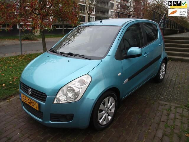 Groen (metallic) Gebruikt 2008 Suzuki Splash Exclusive Hatchback | € 2.650 (Iets duurder) - Afbeelding 1/4
