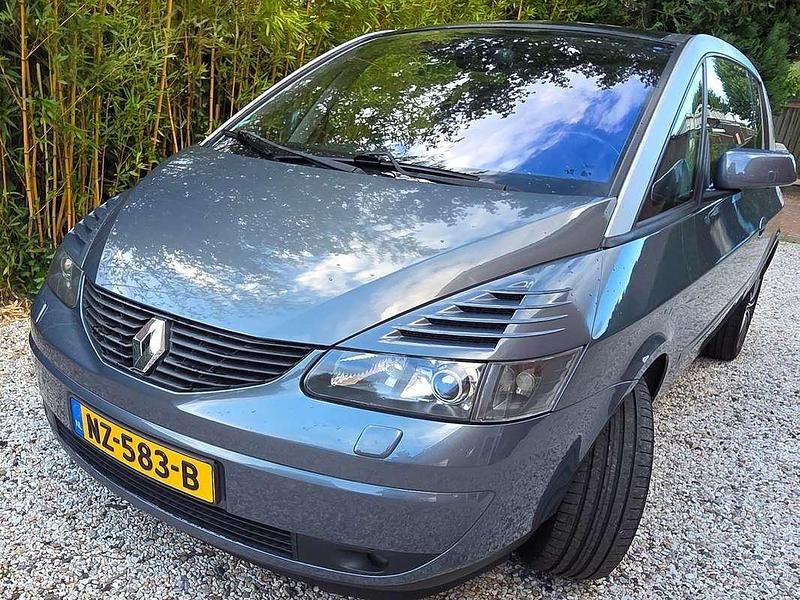 Grijs Gebruikt 2003 Renault Avantime Coupé | € 6.000 - Afbeelding 1/4