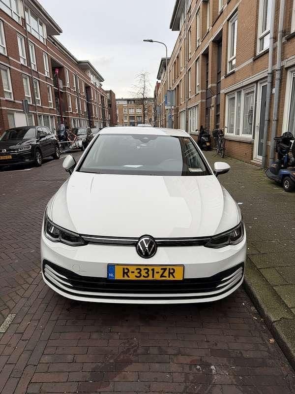 Occasion 2023 VW Golf Sedan | € 18.500 (Super prijs) - Afbeelding 1/4