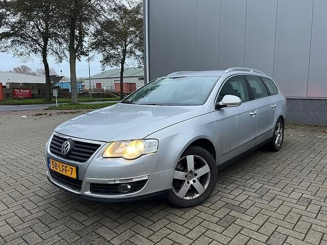 Grijs Gebruikt 2010 VW Passat Comfortline Stationwagen | € 2.750 (Goede deal) - Afbeelding 1/4