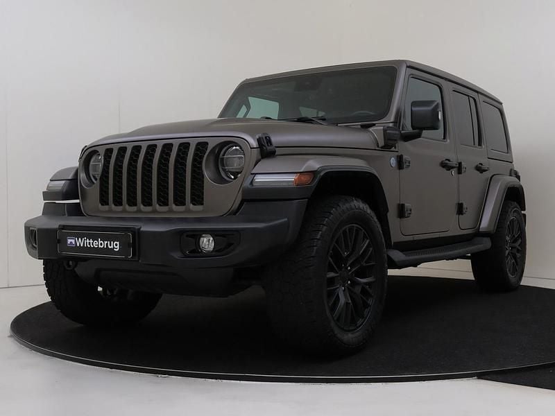 Zwart Gebruikt 2023 Jeep Wrangler Unlimited Sahara SUV | € 73.400 (Eerlijke prijs) - Afbeelding 1/1
