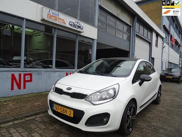 Wit Occasion 2011 Kia Rio Hatchback | € 5.750 (Iets duurder) - Afbeelding 1/4