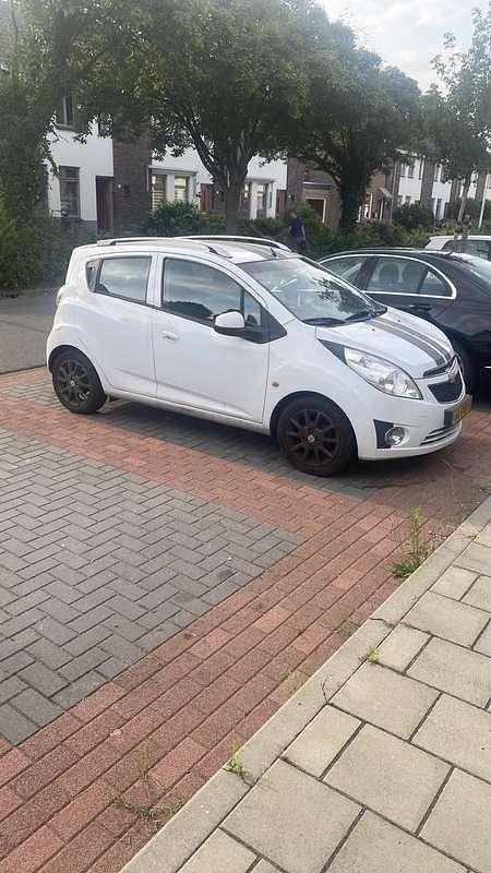 Wit Gebruikt 2011 Chevrolet Spark LS Hatchback | € 1.350 (Eerlijke prijs) - Afbeelding 1/4