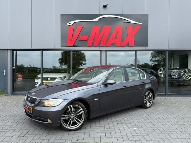 Grijs Gebruikt 2007 BMW 325 Comfort Edition Sedan | € 6.999 (Eerlijke prijs) - Afbeelding 1/4