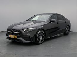 Donker grafietgrijs metallic Gebruikt 2021 Mercedes 200 AMG line Sedan | € 40.995 - Afbeelding 1/3