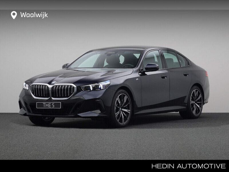 Zwart kunstlederen bekleding Gebruikt 2023 BMW 520 Comfort Edition Sedan | € 62.880 (Iets duurder) - Afbeelding 1/4