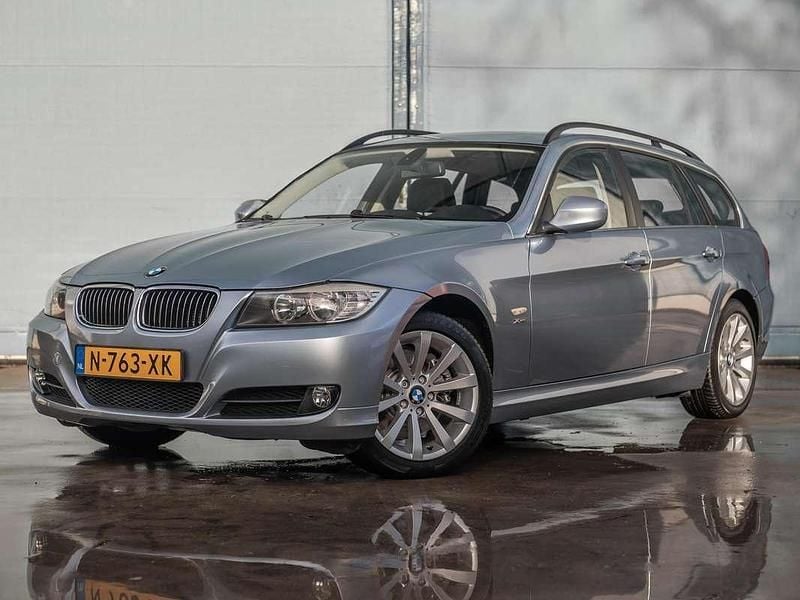 Blauw Gebruikt 2009 BMW 325 Stationwagen | € 8.995 (Eerlijke prijs) - Afbeelding 1/4