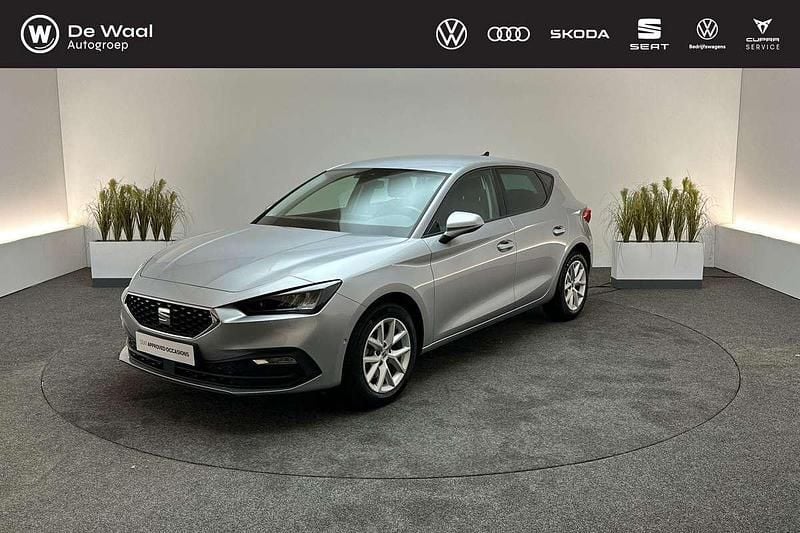 Grijs Gebruikt 2023 Seat Leon ST Business Stationwagen | € 21.895 (Eerlijke prijs) - Afbeelding 1/3