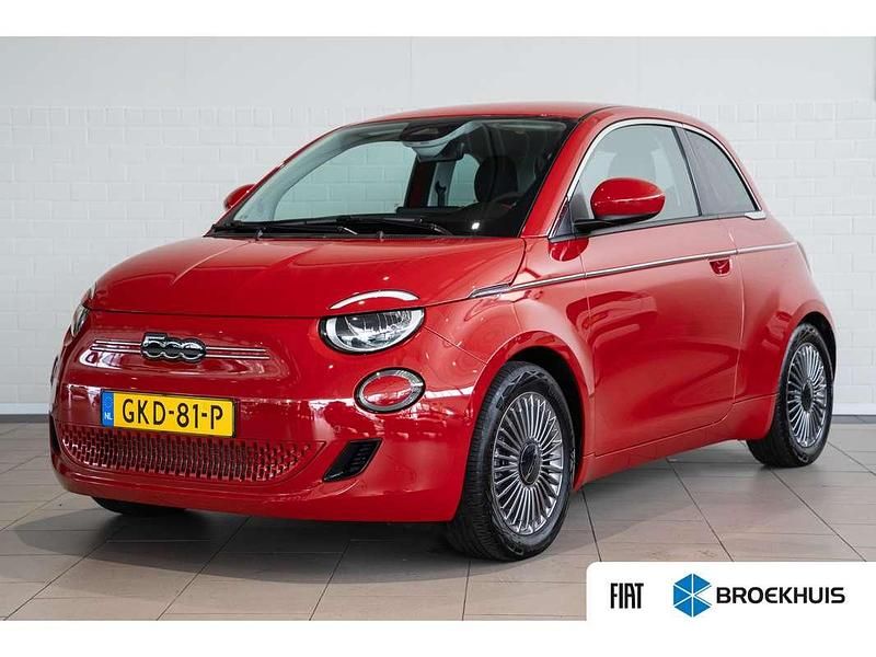 Rood Gebruikt 2024 Fiat 500e Urban Hatchback | € 22.750 (Eerlijke prijs) - Afbeelding 1/4