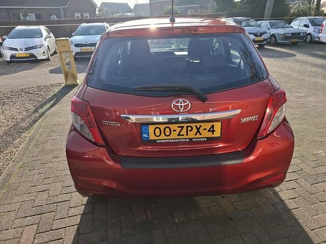 Occasion Toyota Yaris 69 PK (50 kW) 2013 Rood Hatchback