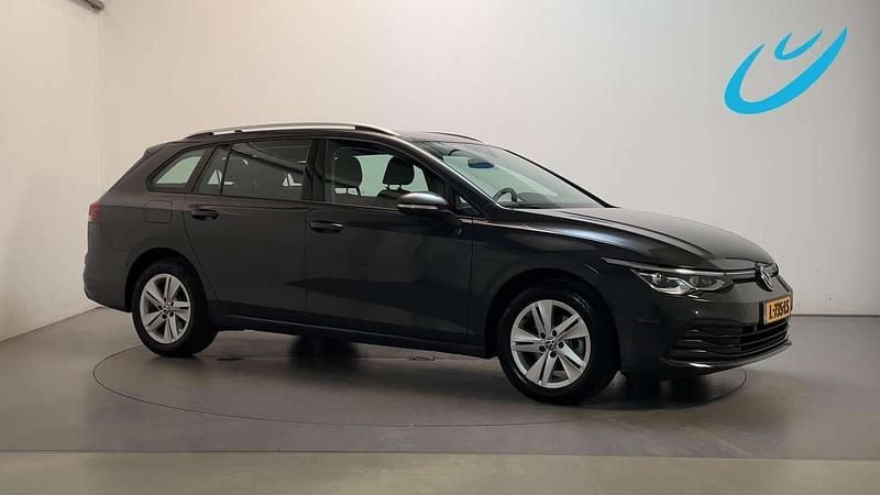 Grijs Gebruikt 2021 VW Golf VIII Business Stationwagen | € 16.950 (Goede deal) - Afbeelding 1/3