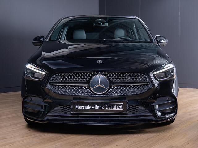 Occasion Mercedes B180 AMG line 136 PK (100 kW) 2024 Zwart MPV