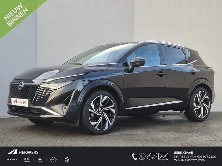 Pearl black Gebruikt 2025 Nissan Qashqai Tekna+ SUV | € 38.885 (Eerlijke prijs) - Afbeelding 1/4