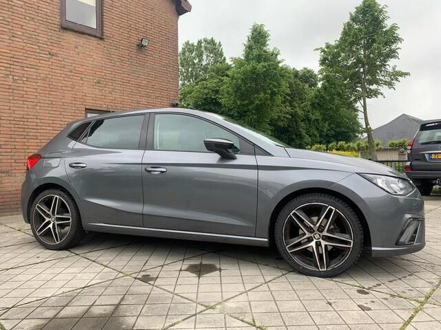 Occasion Seat Ibiza Business 150 PK (110 kW) 2018 Grijs Hatchback