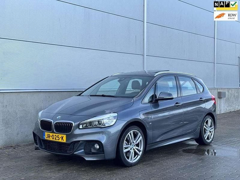 Grijs Gebruikt 2016 BMW 225 Active Tourer iPerformance MPV | € 10.999 (Super prijs) - Afbeelding 1/4