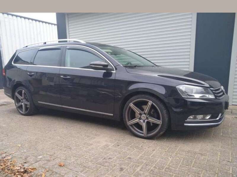 Zwart Gebruikt 2011 VW Passat Highline Stationwagen | € 6.000 (Goede deal) - Afbeelding 1/4