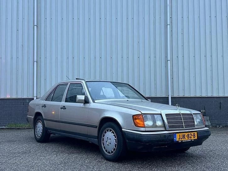 Occasion Mercedes E230 136 PK (100 kW) 1986 Bruin Sedan