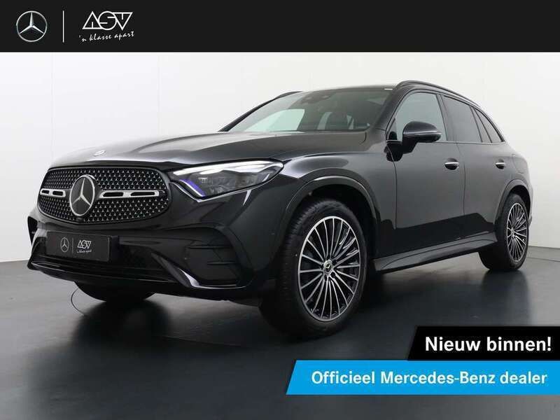 Zwart Nieuw 2025 Mercedes GLC300e Sport Edition SUV | € 94.262 - Afbeelding 1/4