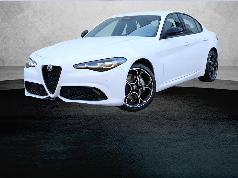 Wit Gebruikt 2024 Alfa Romeo Giulia Sprint Sprint Coupé | € 63.920 - Afbeelding 1/3