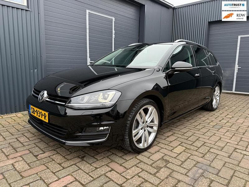 Zwart Occasion 2014 VW Golf VII Highline Stationwagen | € 11.950 (Eerlijke prijs) - Afbeelding 1/4