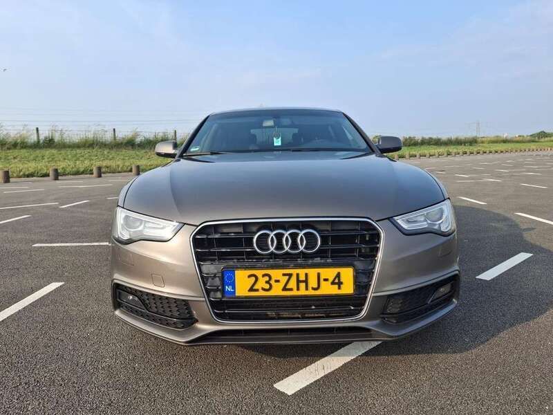 Grijs Gebruikt 2012 Audi A5 Coupé | € 9.300 (Iets duurder) - Afbeelding 1/4