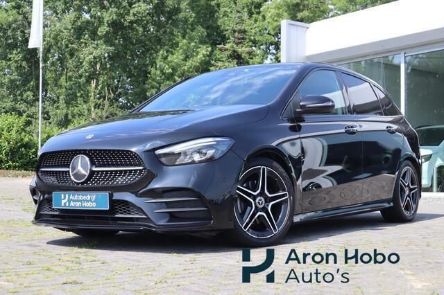 Occasion Mercedes B180 AMG 136 PK (100 kW) 2022 Zwart, metallic lak MPV