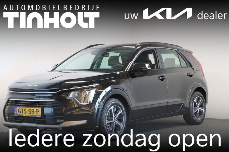 Zwart Nieuw 2024 Kia Niro SUV | € 35.950 (Eerlijke prijs) - Afbeelding 1/4