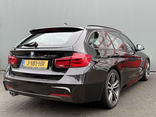 Occasion BMW 330 Executive 252 PK (185 kW) 2019 Zwart (metallic) Stationwagen
