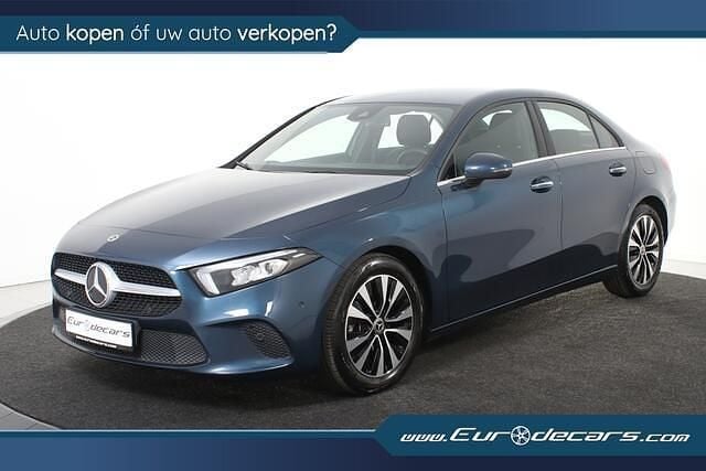 Blauw Gebruikt 2021 Mercedes A200 Sedan | € 23.500 (Goede deal) - Afbeelding 1/4