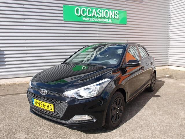 Zwart Gebruikt 2015 Hyundai i20 Hatchback | € 8.750 (Eerlijke prijs) - Afbeelding 1/4